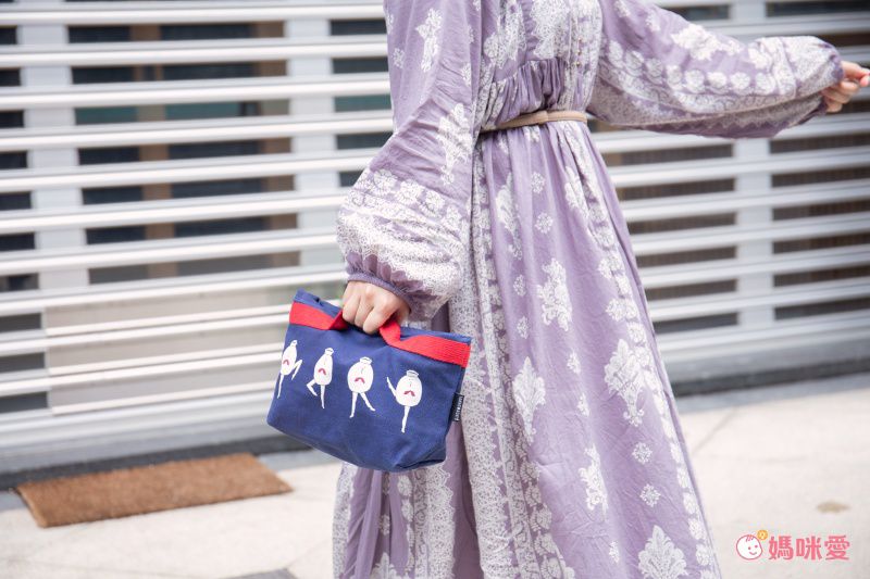 日本 Chepeli - 雞蛋人 2way伸縮容量變身手提包-海軍水手-深藍 (26x30x6cm)