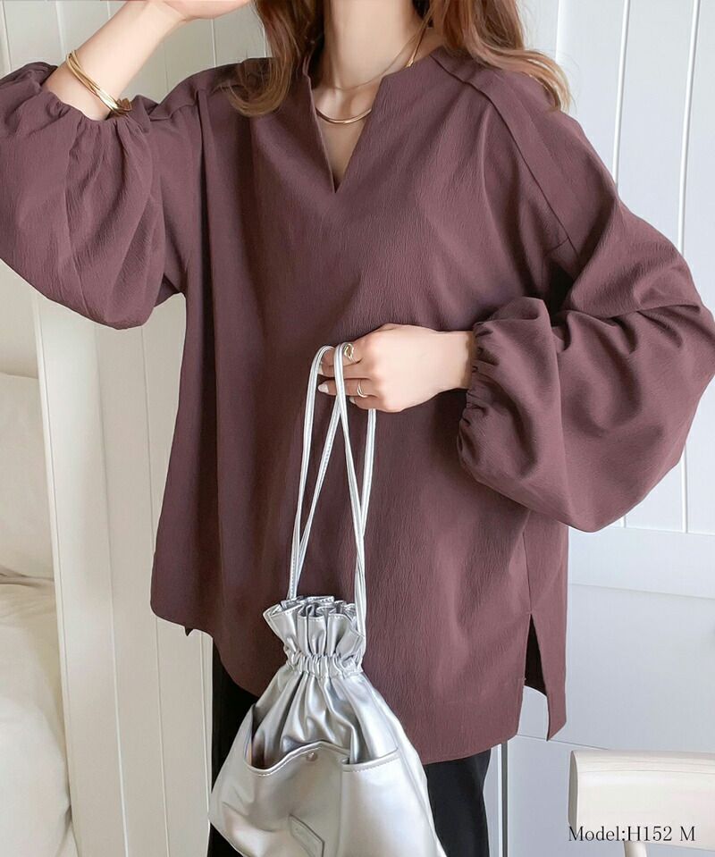 日本 Classical Elf - 氣質修身小V領氣袖球上衣-黑