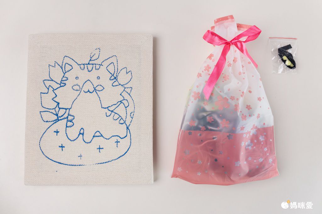 DIY手工毛線刺繡/俄羅斯戳戳繡(含外框+可調檔戳戳筆)-貓咪 (約25x30cm)