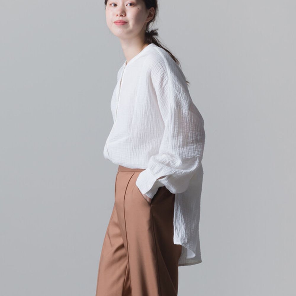 日本 OMNES - 楊柳風純棉排釦前短後長襯衫-氣質白 (Free size)