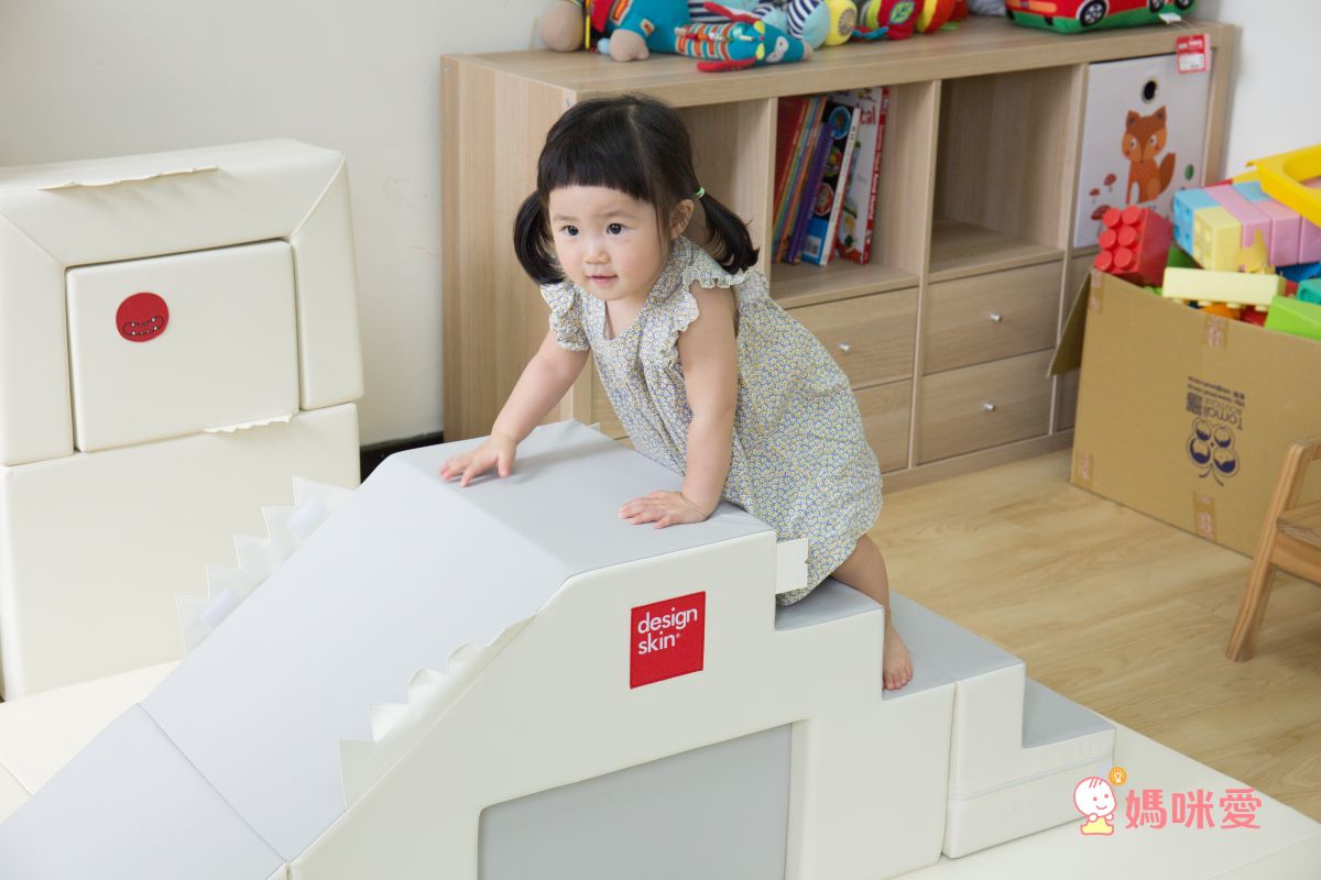 Design Skin - 溜滑梯變形沙發桌椅/兒童沙發-紅色