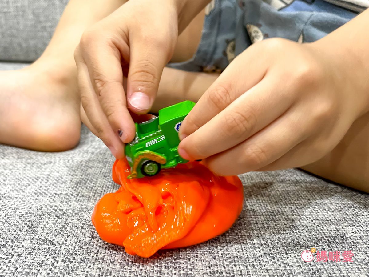 【Q-doh 有機矽膠黏土】不乾硬、無限重複玩！漸進式手指肌力訓練