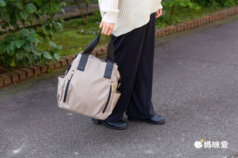 多達10個夾層！日本連線 ✈ 輕量減壓媽媽包
