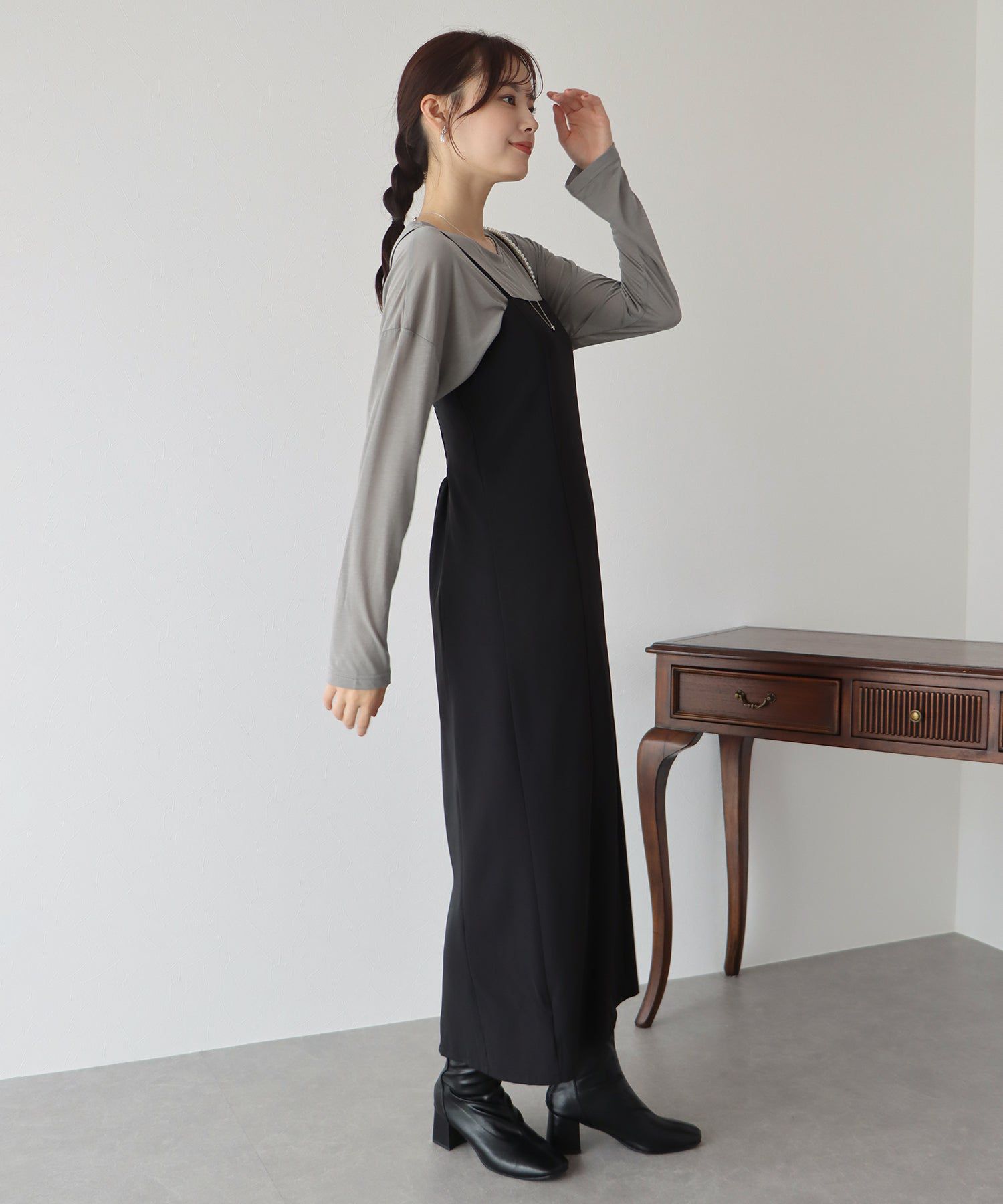 日本 BLUE EAST - 柔軟薄透落肩長袖上衣-粉