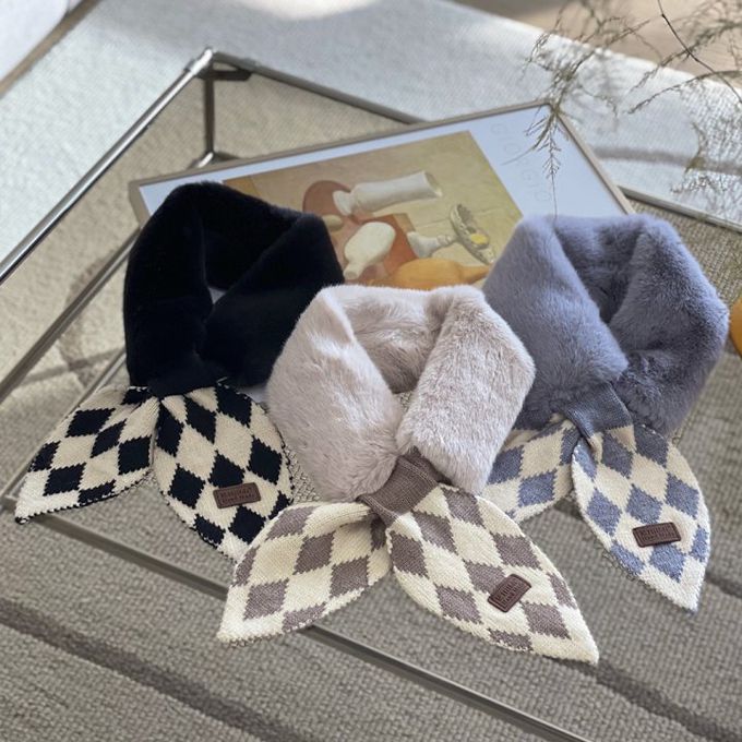 韓國 MAY - 柔軟細絨毛穿洞式圍巾-菱格紋-灰咖