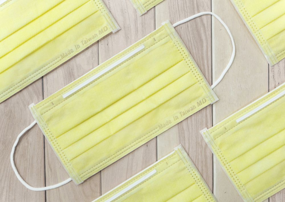 順易利口罩 SUMEASY - 成人平面醫用口罩-黃色 (約9.5cm x 17.5cm)-50入