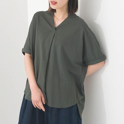 日本 OMNES - 接觸涼感 嫘縈休閒V領前短後長上衣-濃綠