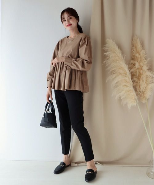 日本 BLUE EAST - 美背綁帶抓皺澎澎長袖上衣-白