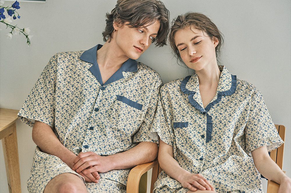 韓國 ULLALA - 玫瑰印花短袖睡衣(兩件式)-藍玫瑰 (FREE)