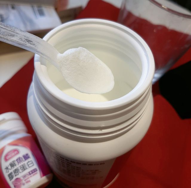 這罐從懷孕開始吃到生，皮膚沒有長痘痘或過敏，之前也是看很多媽媽推薦才買的~ 有保養還是有差!