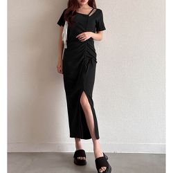 日本 GRL - 不對稱皺摺亮麗開叉短袖洋裝-黑