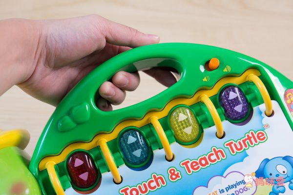 化身飛行員探索世界【Vtech】聲光探索地球儀