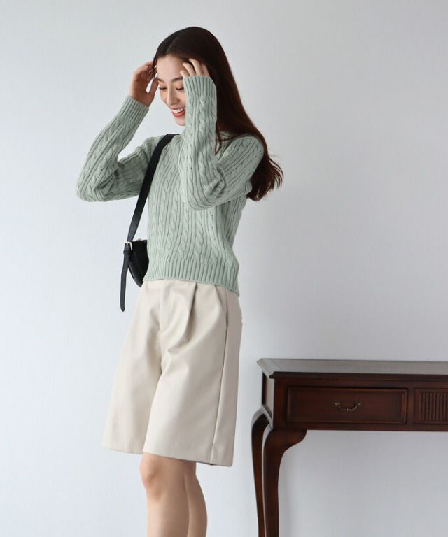 日本 BLUE EAST - 經典圓領麻花編針織上衣-灰綠