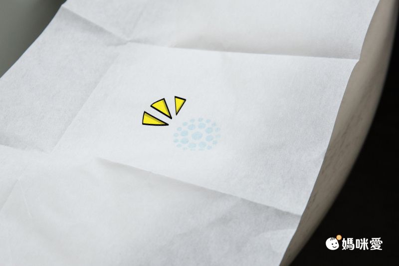 日本代購 - 日本製黏貼式馬桶坐墊紙(內附贈隨身收納包) (38x43cm)-70枚/盒