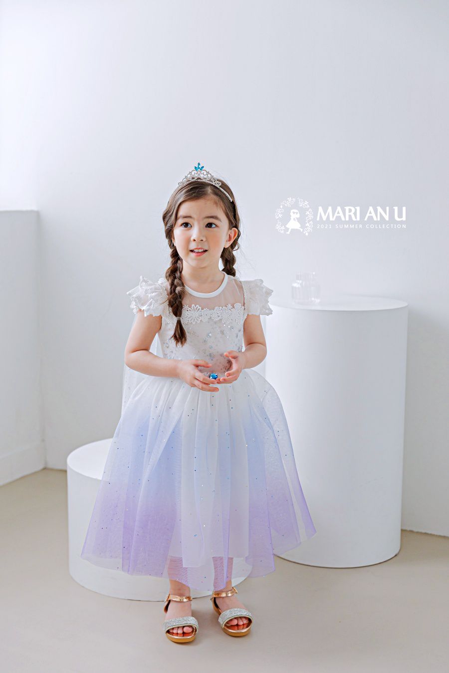 韓國 mari an u - (披風可拆)藍寶石透膚領漸層紗裙洋裝-極光白