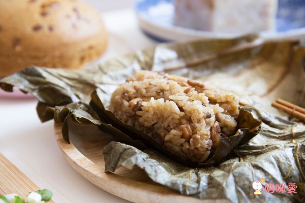 人氣港式點心【新葡苑】大廚蘿蔔糕、小豬流沙包 ✦ 超值優惠價，現買現賺！