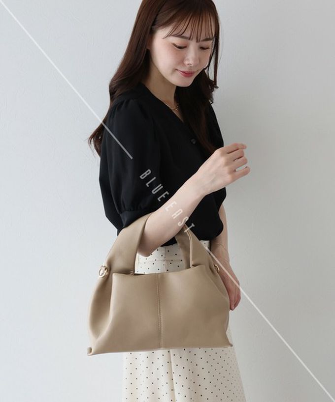 日本 BLUE EAST - 圓潤俏麗2way手提包(附長揹帶)-卡其