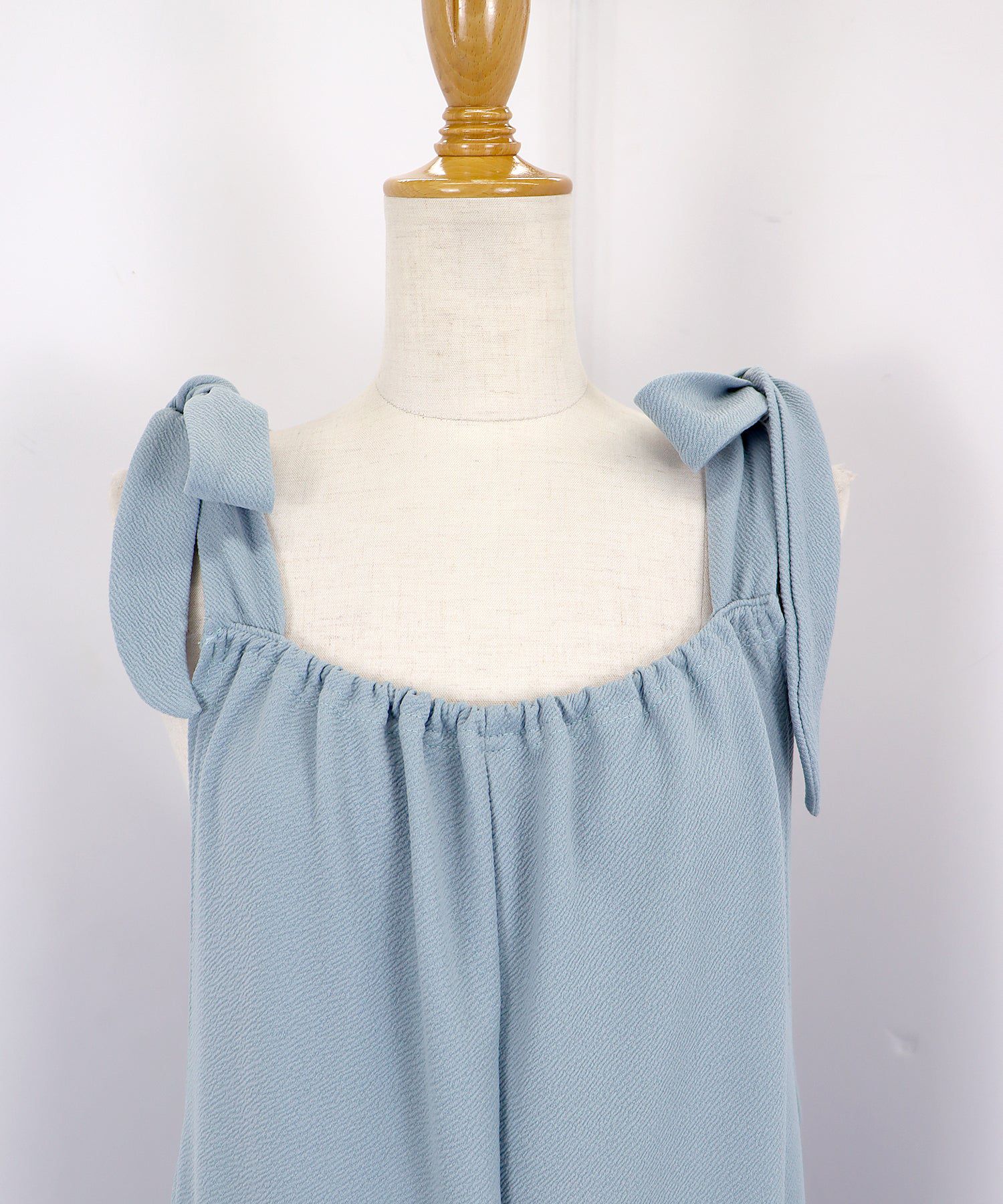 日本 BLUE EAST - 休閒扭結垂墜連身褲-水藍