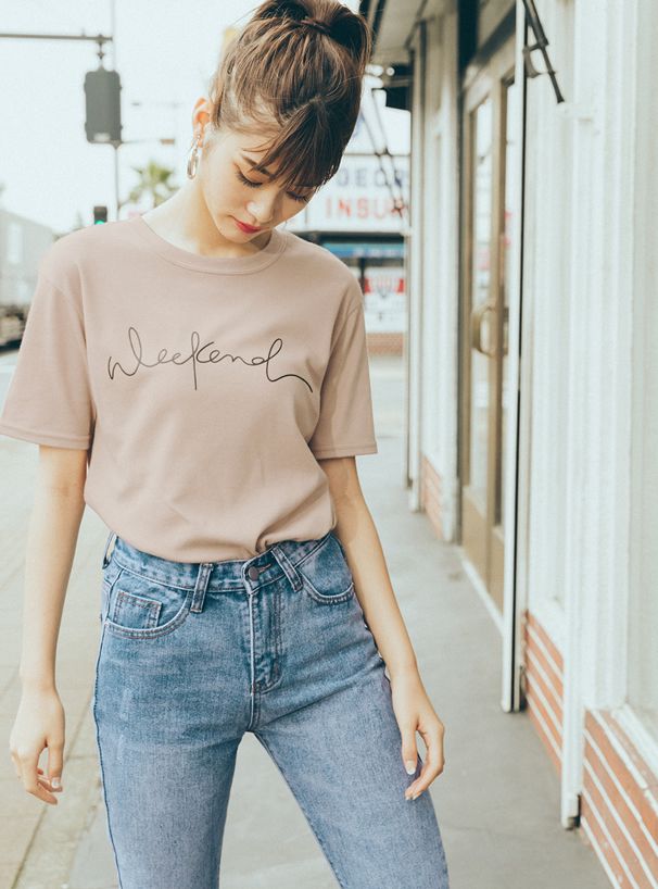 日本 GRL - 質感百搭草寫英文短T-莫蘭迪綠