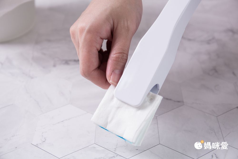 韓國 SAENGONG 生活工作所 - 拋棄式馬桶刷清潔組-手柄*1入(34x405x26mm)+拋棄式刷頭*12入+黏貼掛勾*1入