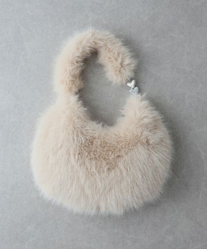 日本 BLUE EAST - 心型鏈條夢幻毛絨手提包-咖啡