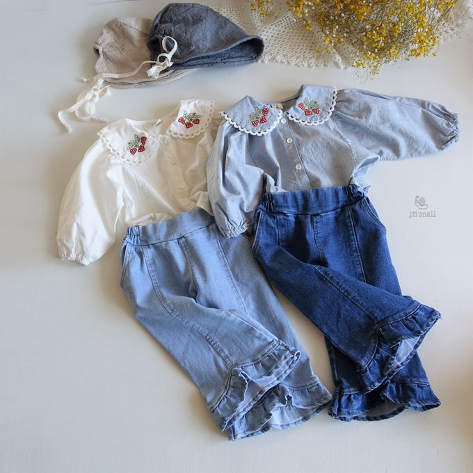 韓國 Jmsnail - 草莓刺繡領點綴澎澎袖襯衫-藍