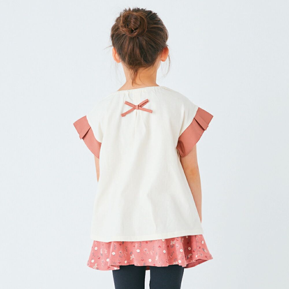 日本 evercloset - 背後優雅荷葉摺邊短袖上衣-象牙白x磚橘