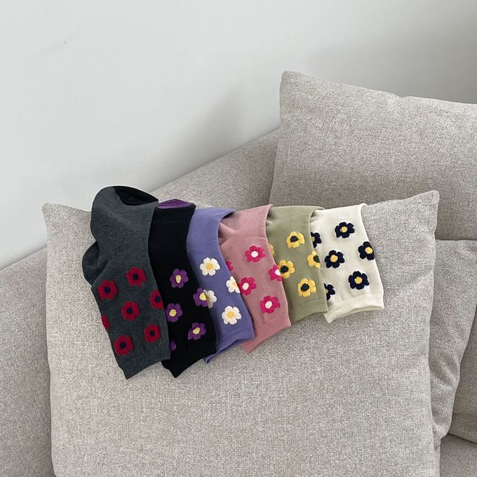 韓國Marian - 撞色花朵點綴中筒襪-深灰 (Free)