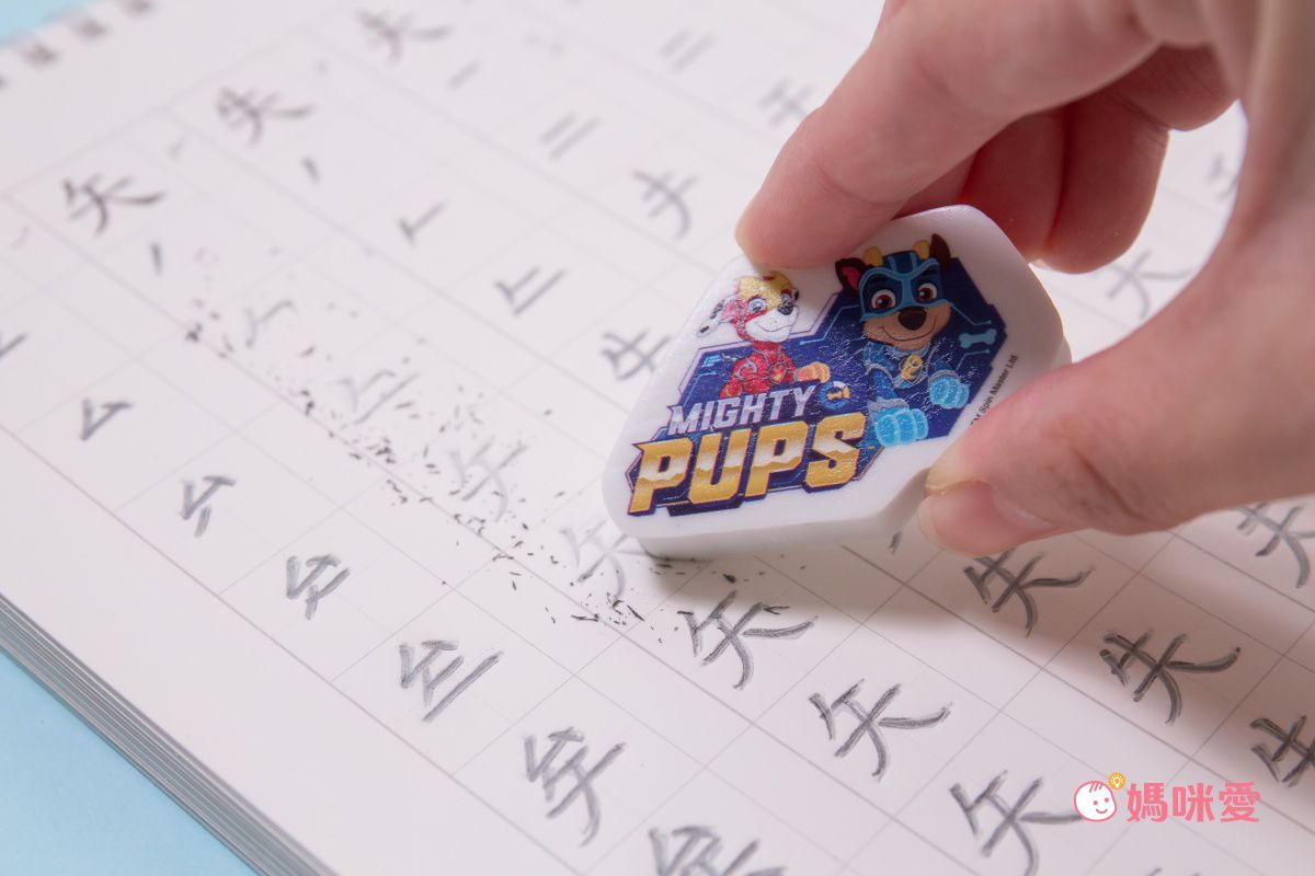 汪汪隊立大功 - 鉛筆盒套組(鉛筆盒*1+三角鉛筆*6+造型橡皮擦*2+洞洞尺*1+雙孔削筆器*1) 贈 防水姓名貼*2