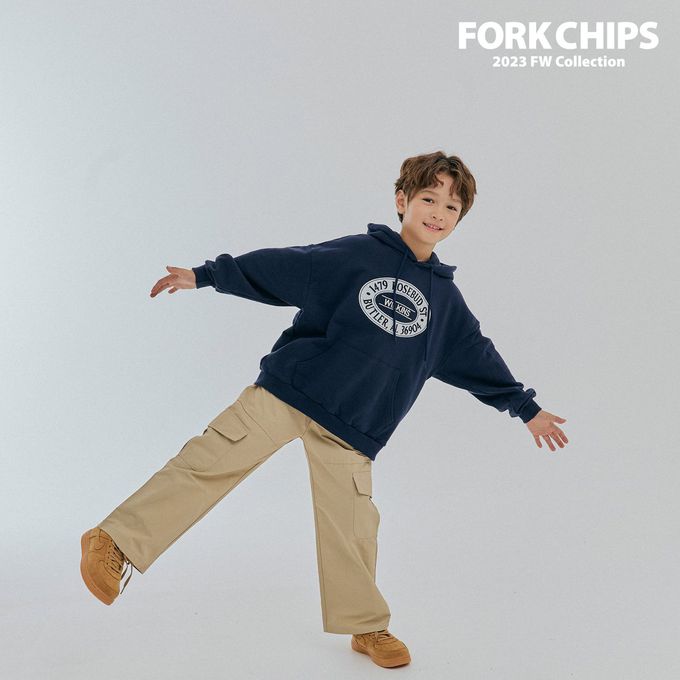 韓國 FORK CHIPS - 鬆緊腰大口袋工裝寬鬆長褲-卡其