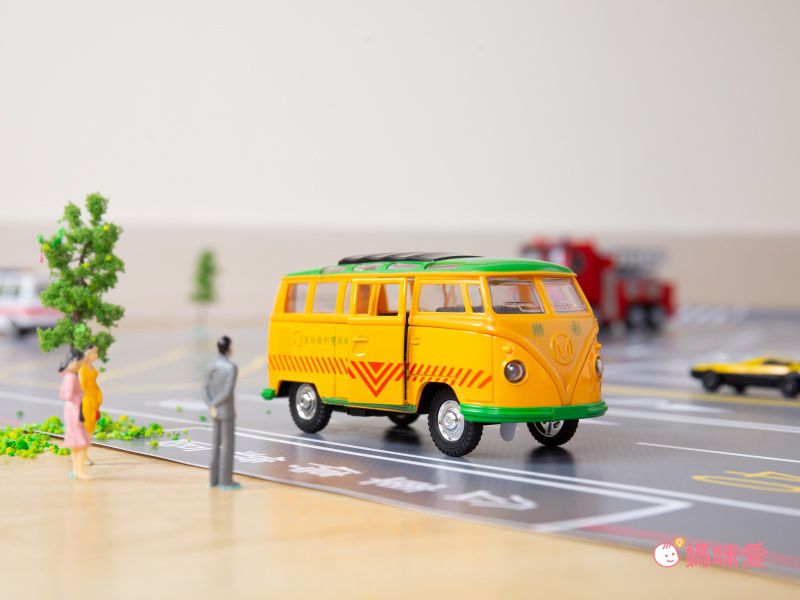 銅板價【擬真合金車】車車控寶千萬別錯過！