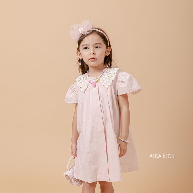 韓國 AIDA - 花紋雕飾領泡泡袖連身洋裝-淺粉