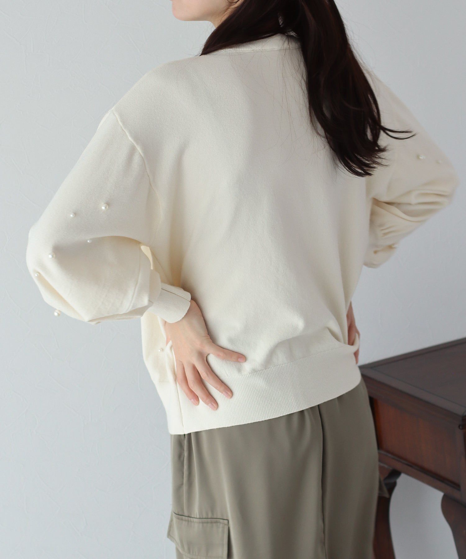 日本 BLUE EAST - 氣球袖珍珠注目針織上衣-粉紅