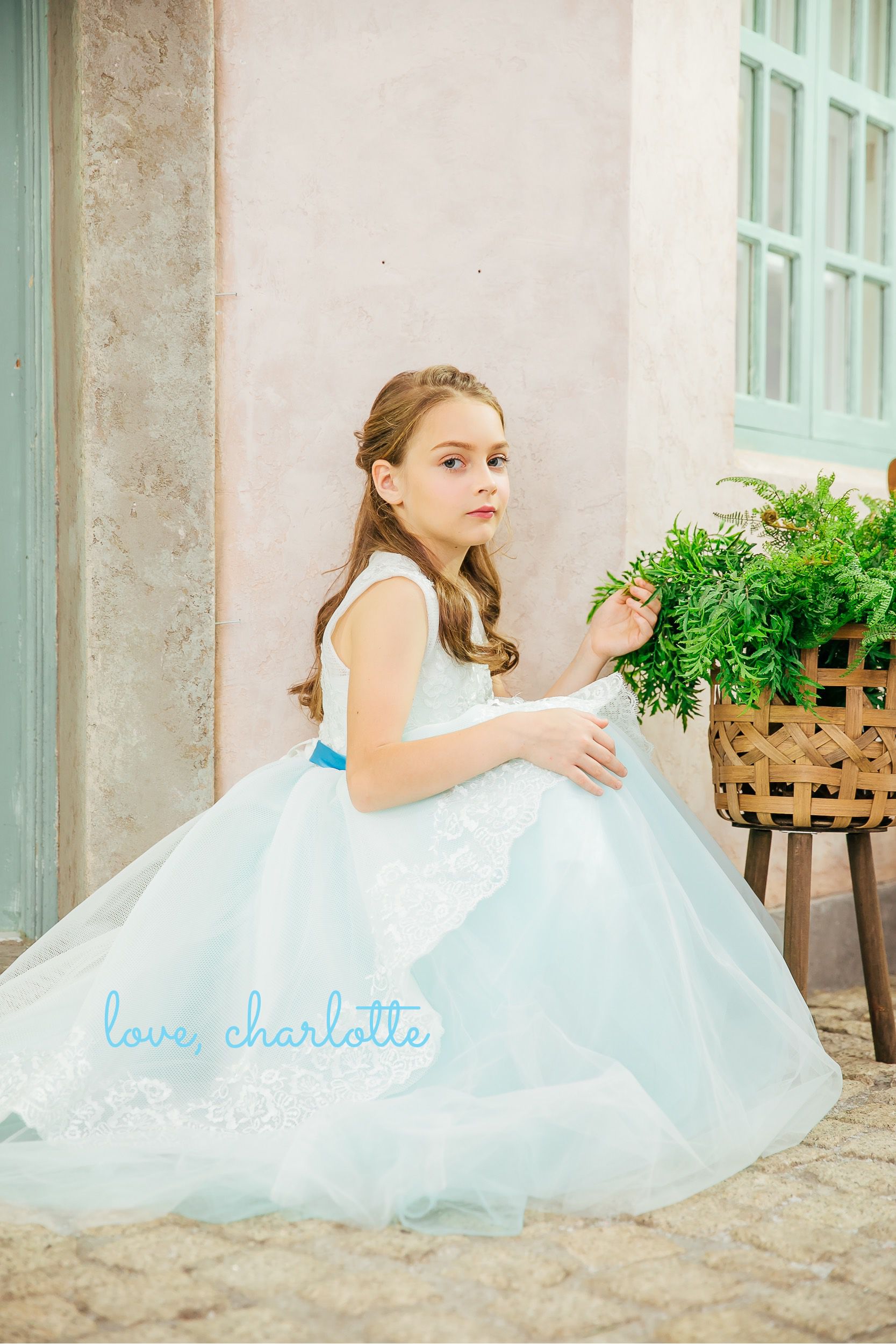 Love, Charlotte - 華麗水藍色重磅網紗長裙禮服