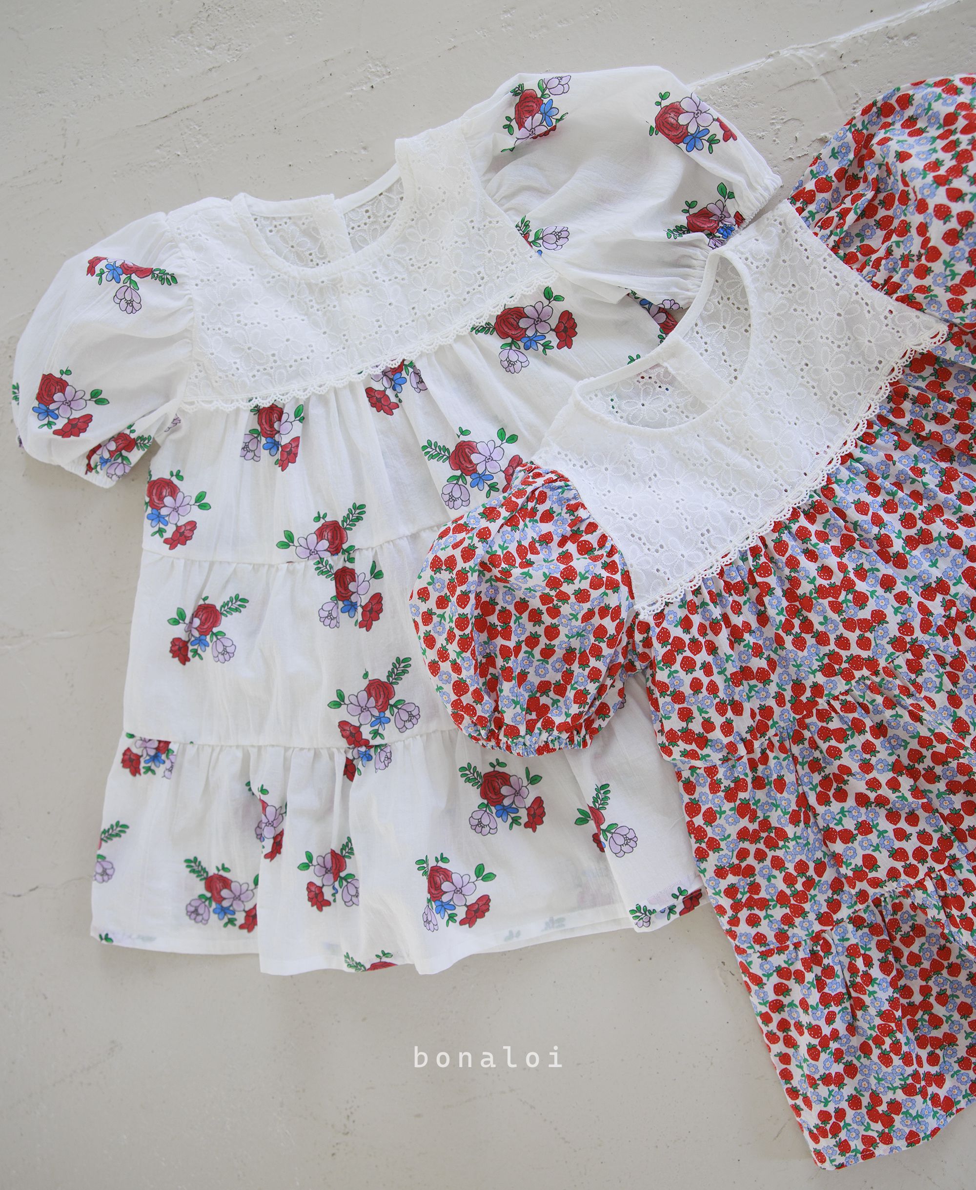 韓國 Bonaloi - 胸前雕花鏤空花朵洋裝-紅