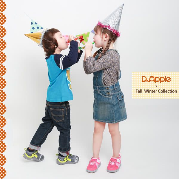 Dr. Apple - 機能童鞋_字母流線剪裁閃亮童鞋-灰