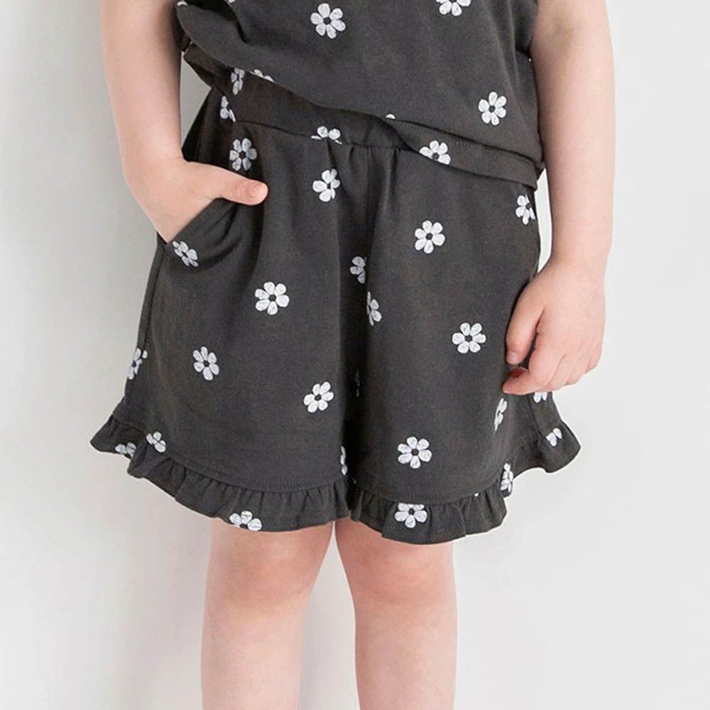 純棉荷葉邊女孩印花短褲-滿版小花-灰黑