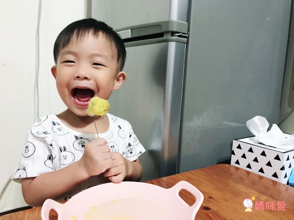 人氣港式點心【新葡苑】大廚蘿蔔糕、小豬流沙包 ✦ 超值優惠價，現買現賺！