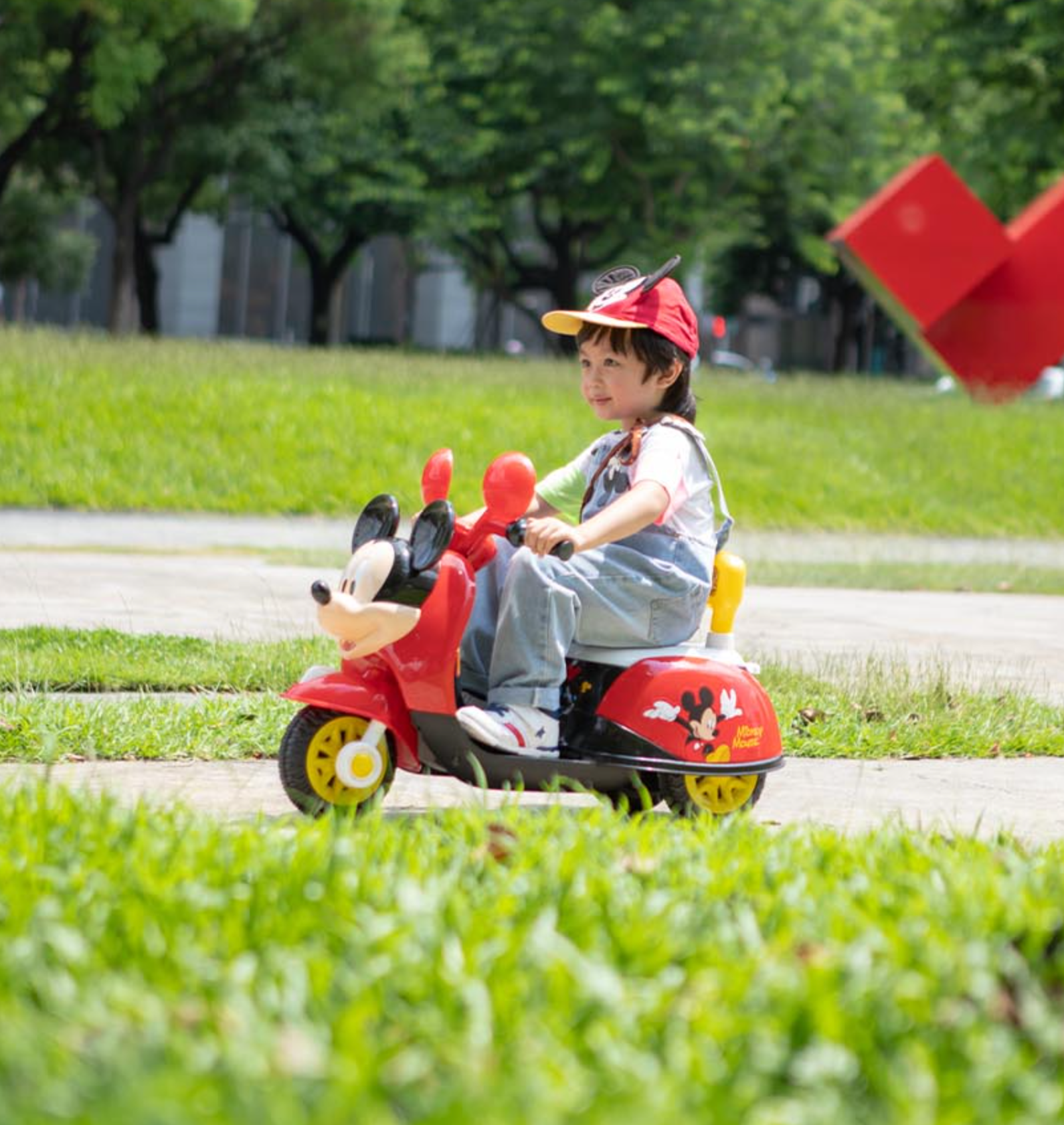 聰明媽咪兒童超跑 - 迪士尼米奇造型 正版授權 兒童電動摩托車-紅黑色