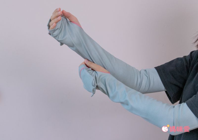 日本 TOYO CASE - -3度抗UV吸水涼感2way防曬袖套-小藍熊 (12x58cm)