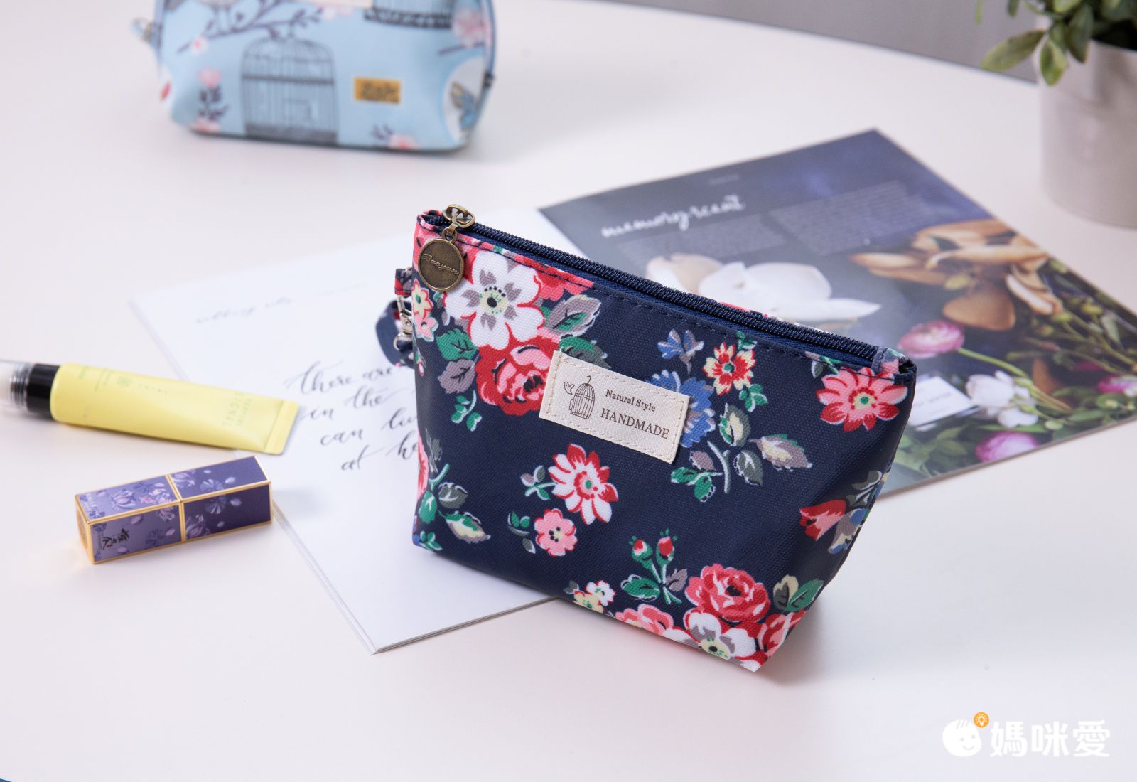 掛繩防水手拿化妝包-半圓-粉紅小鳥