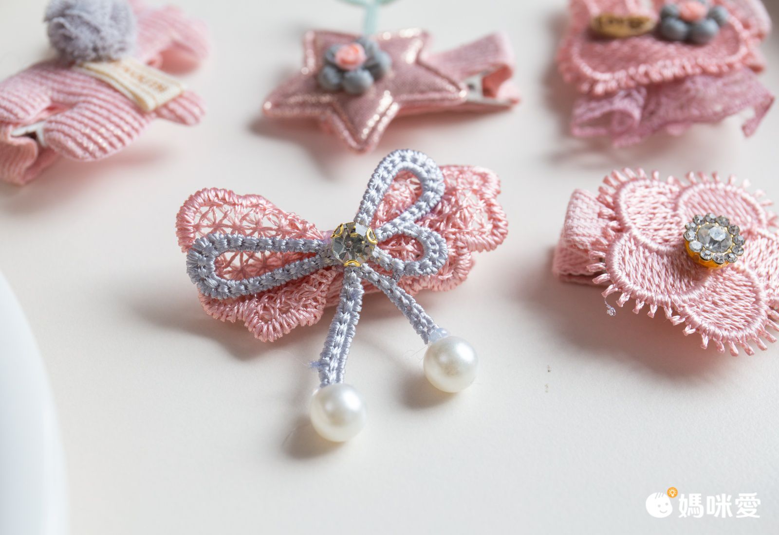 手工拼布蕾絲髮夾-萌萌兔 (一組5入)