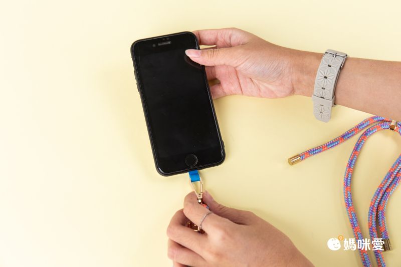 釋放雙手！日網爆款 ✿ 手機掛繩Ｘ夾片兩件組，不挑機型都可用