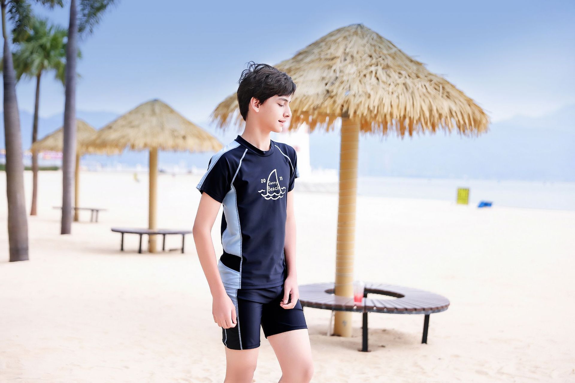 大童男孩短袖泳衣套裝(二件組)-鯊魚鰭-深藍色-泳衣、泳褲