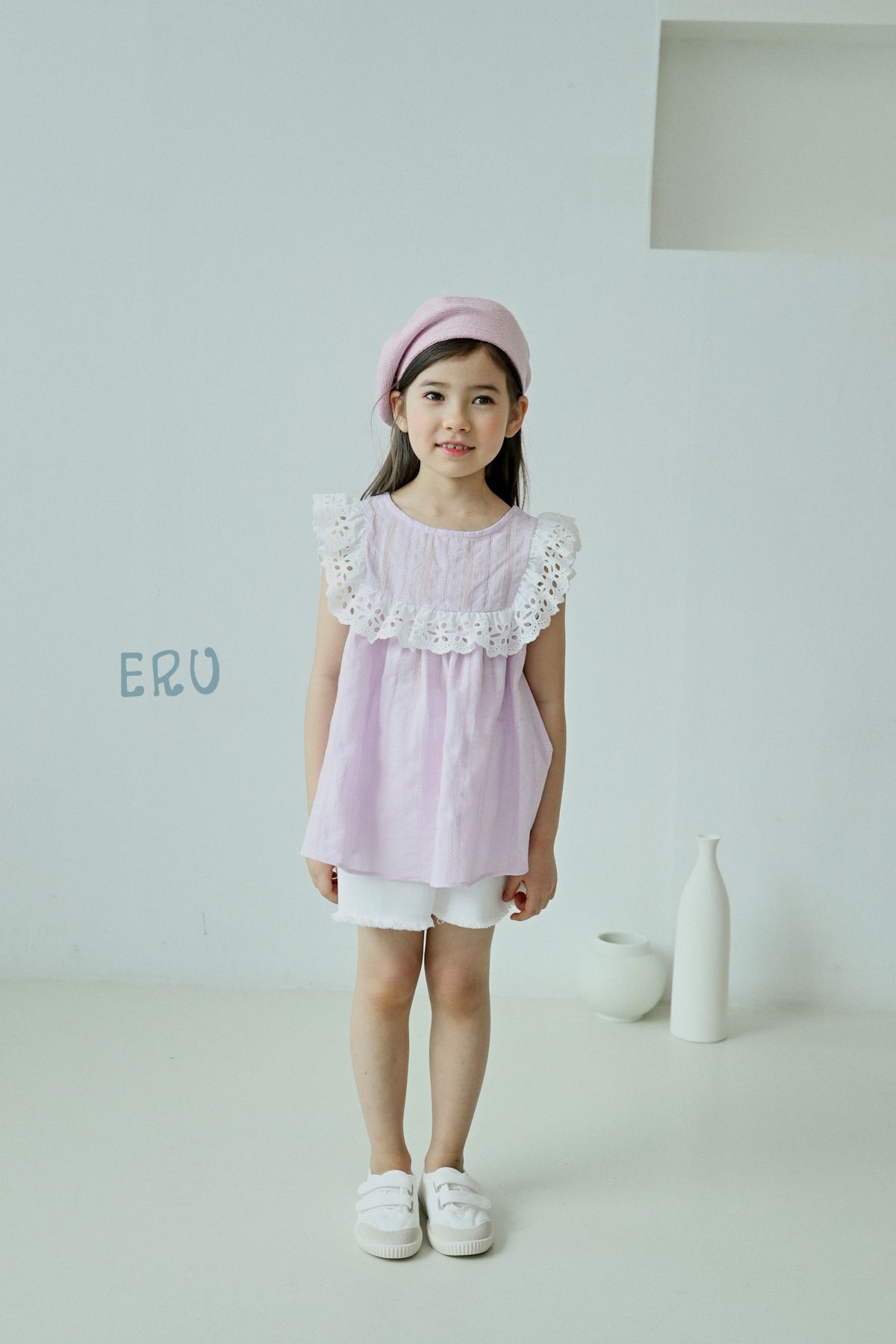 韓國 ERU - 鏤空花朵領編織紋路上衣