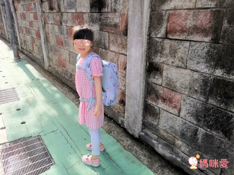 挪威Frii - 輕量護脊書包-怪獸足球灰 (22L)