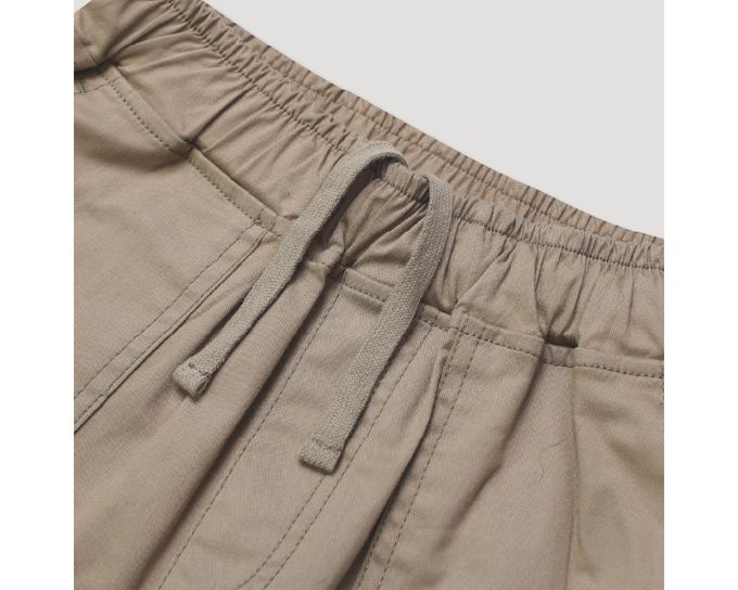 韓國 INDIVIDUEL - 鬆緊腰百搭口袋短褲-卡其