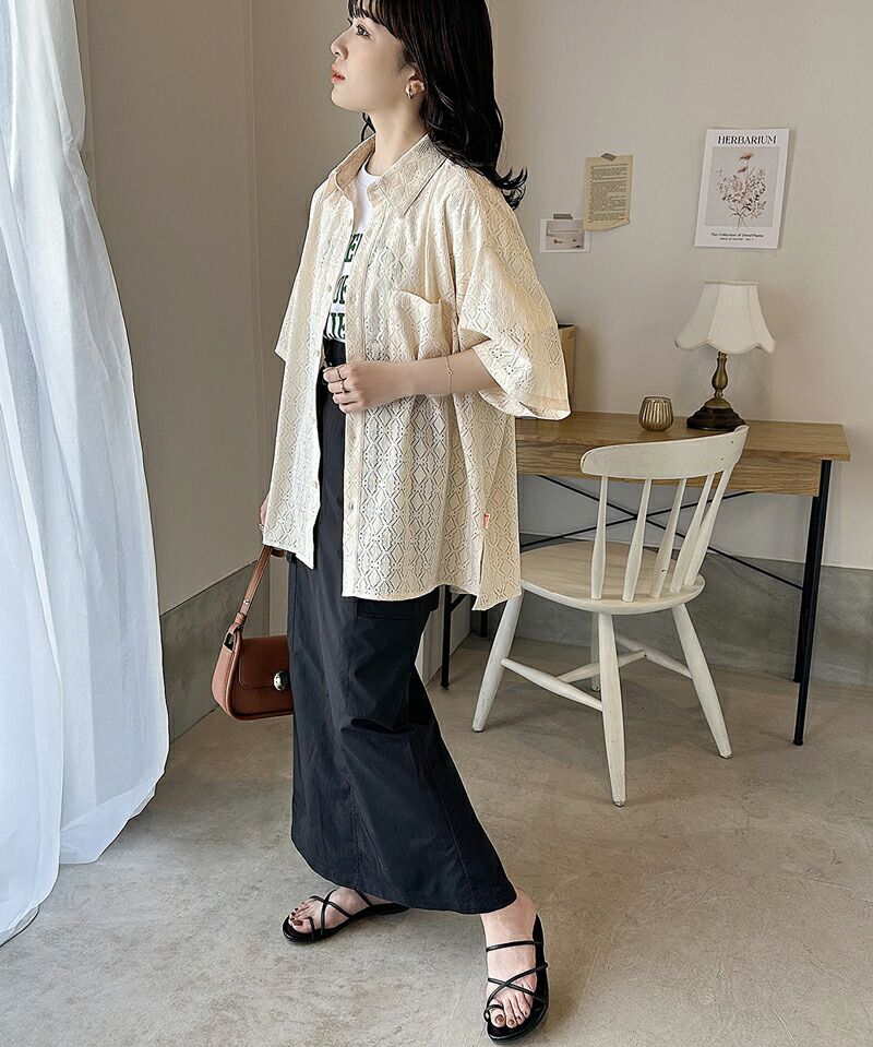 日本 Classical Elf - 優雅幾何蕾絲短袖襯衫-淺灰