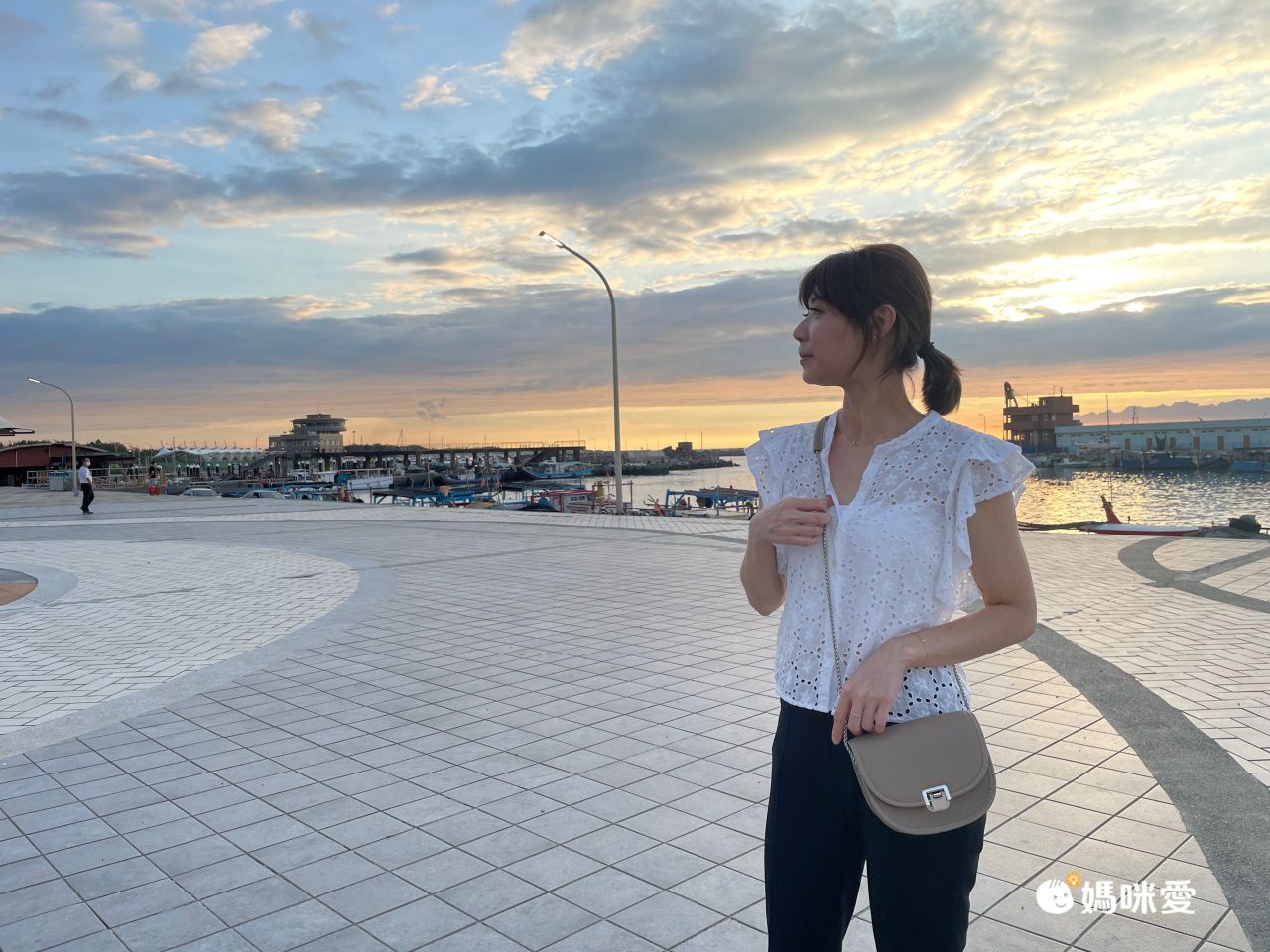 休閒肩揹真皮馬鞍包-焦糖棕 (17x15x8cm)