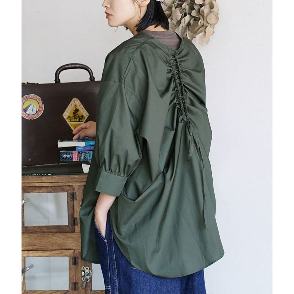 日本 zootie - 後抽繩設計圓領長版七分袖襯衫-深綠